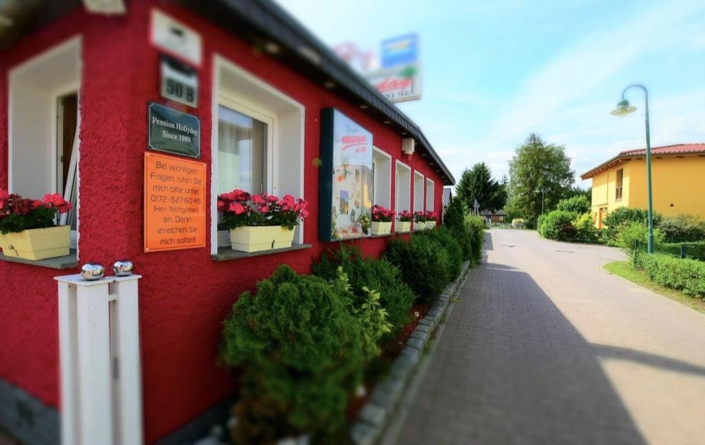 Pension Hollyday Ahrensfelde Exterior foto